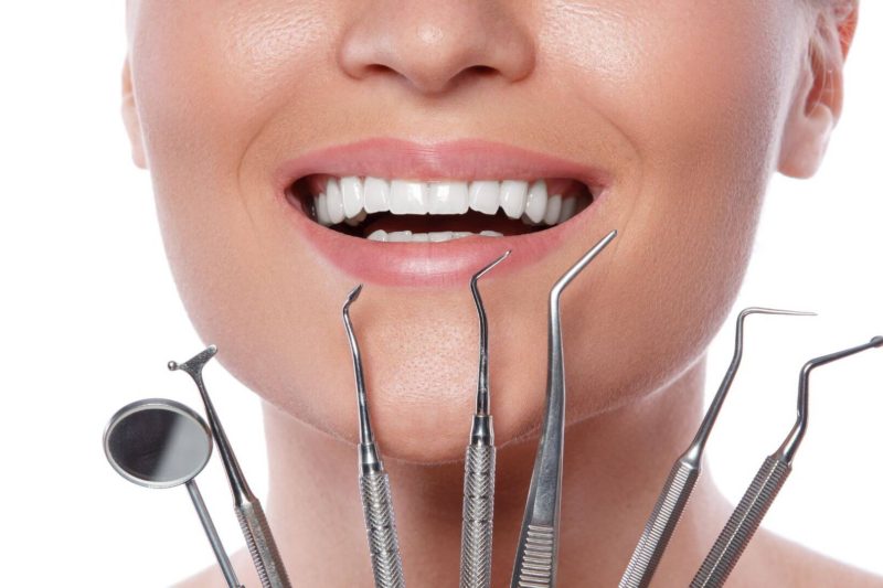 Coroana dentară zirconiu vs ceramica