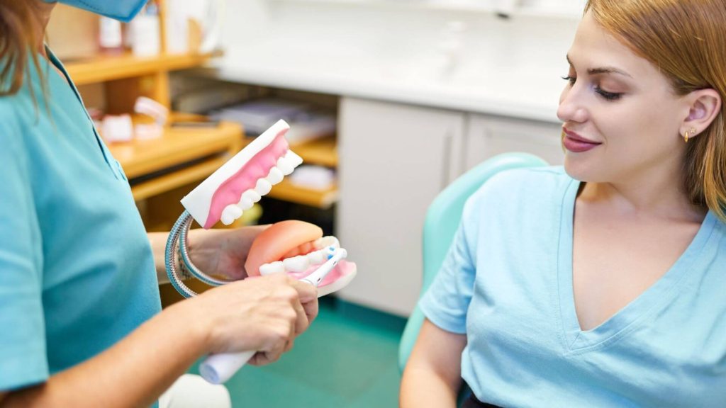 ingrijirea gingiilor dupa implant