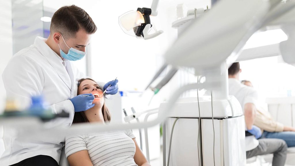 recuperarea dupa implantul dentar